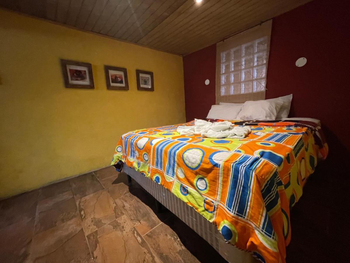 Johnnys Place Hotel Монтерико Екстериор снимка