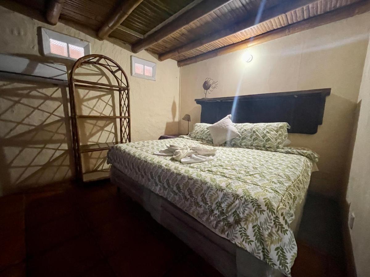 Johnnys Place Hotel Монтерико Екстериор снимка