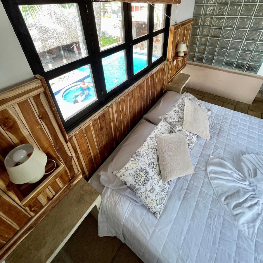 Johnnys Place Hotel Монтерико Екстериор снимка