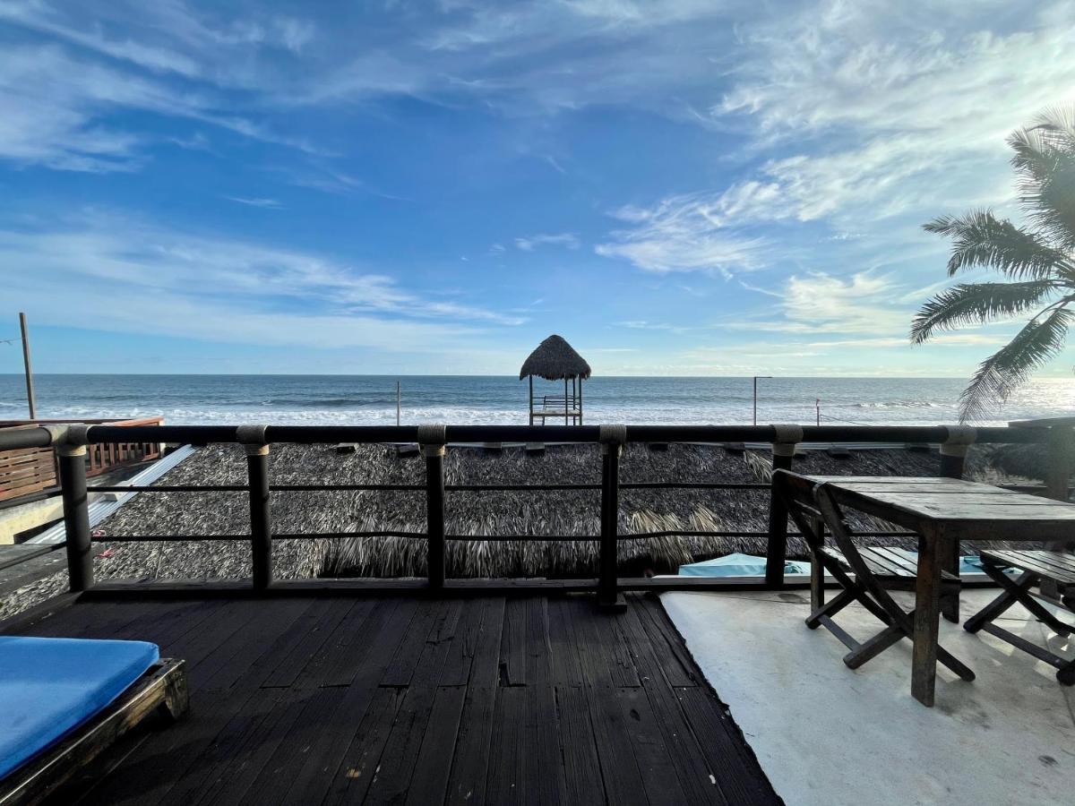 Johnnys Place Hotel Монтерико Екстериор снимка